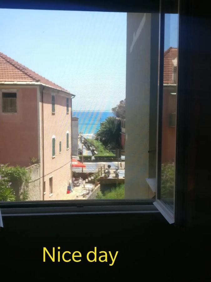 House Of Fly With Sea View, Front The Beach Savona Exterior photo