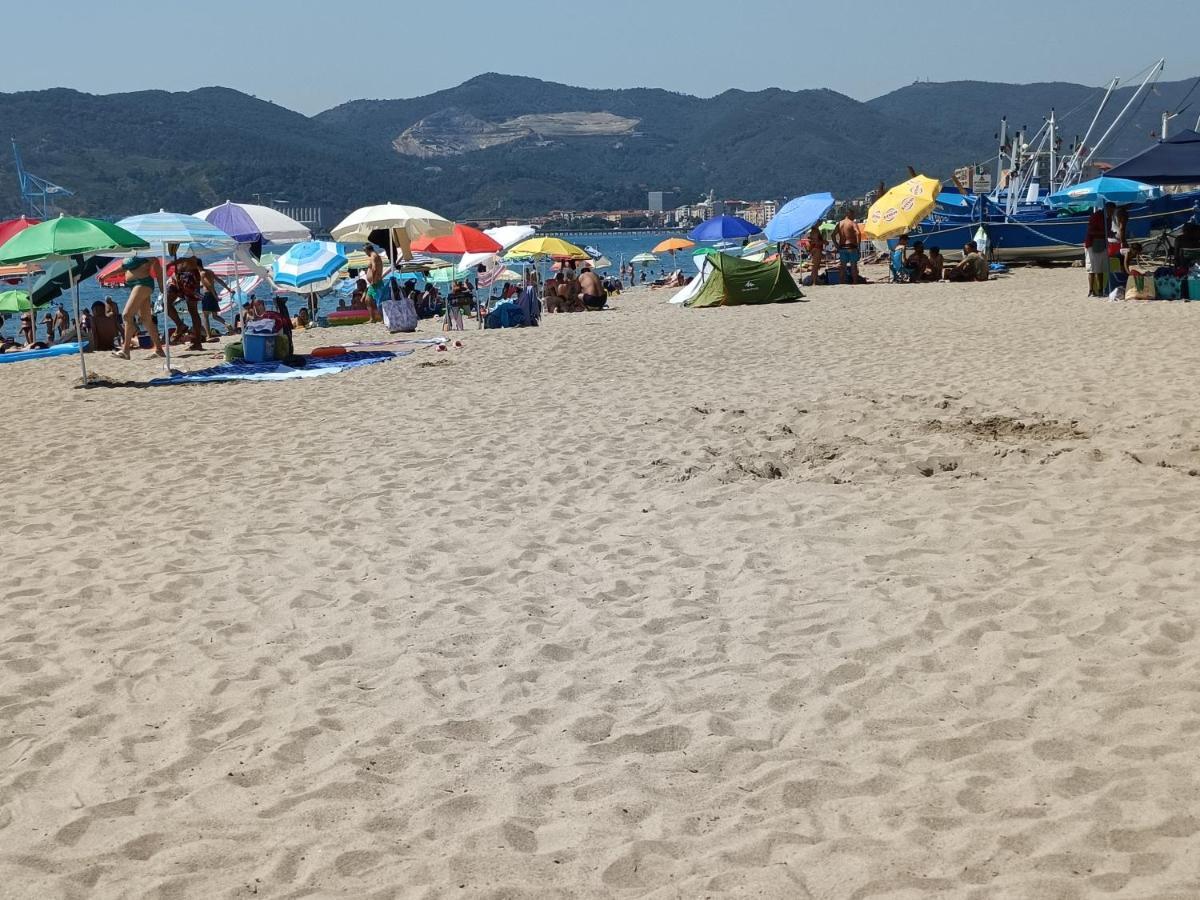 House Of Fly With Sea View, Front The Beach Savona Exterior photo